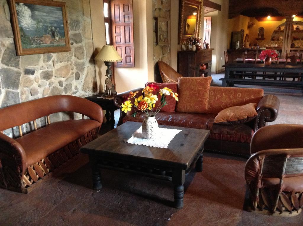 Hotel Meson de San Antonio à Pátzcuaro Extérieur photo