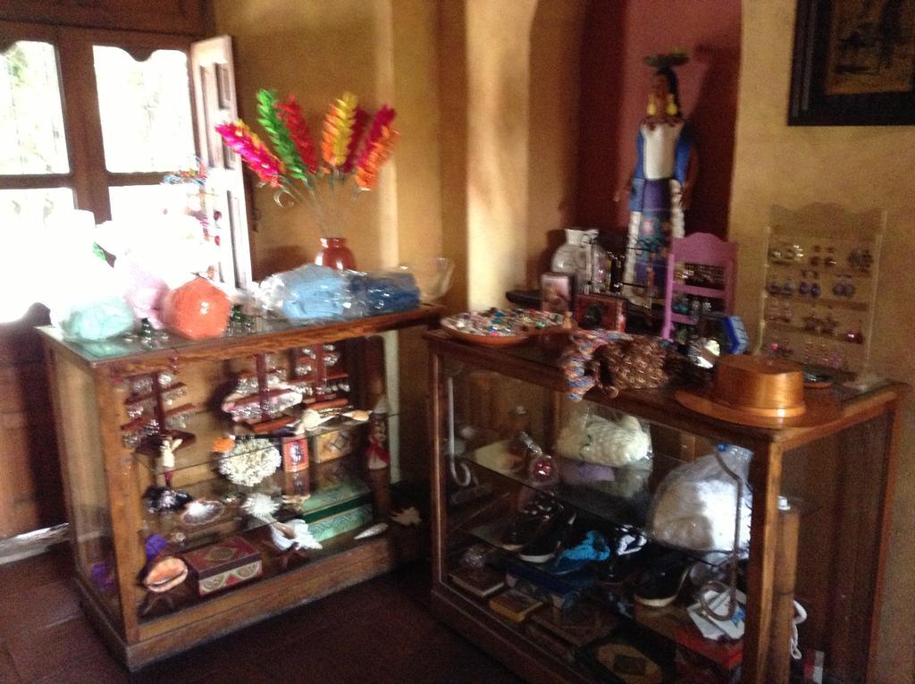 Hotel Meson de San Antonio à Pátzcuaro Extérieur photo