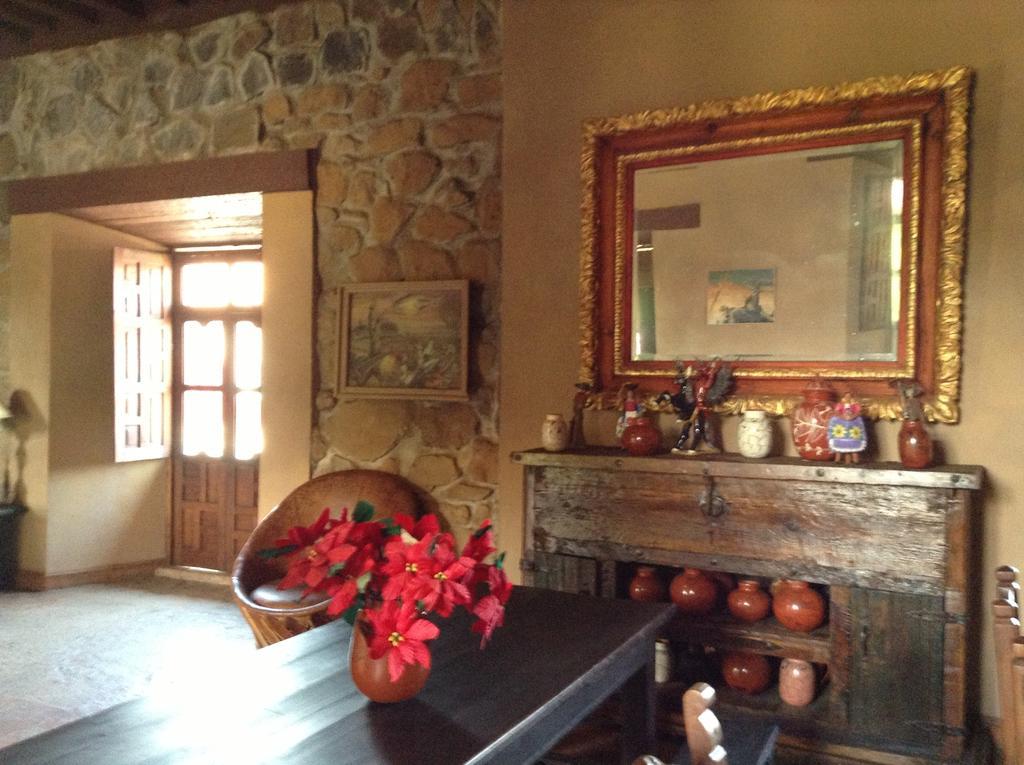 Hotel Meson de San Antonio à Pátzcuaro Extérieur photo