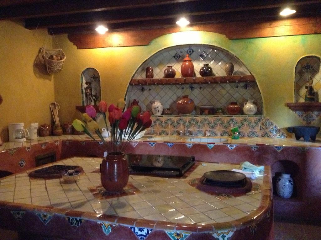 Hotel Meson de San Antonio à Pátzcuaro Extérieur photo