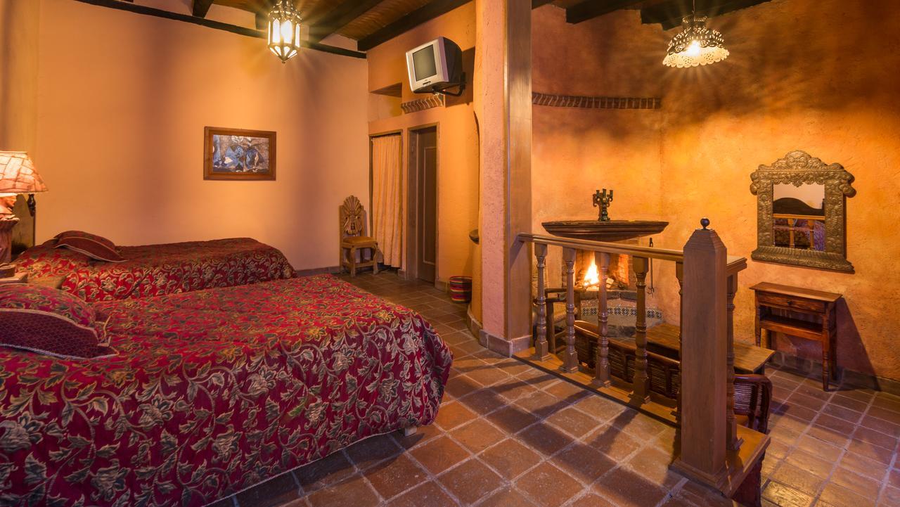 Hotel Meson de San Antonio à Pátzcuaro Extérieur photo