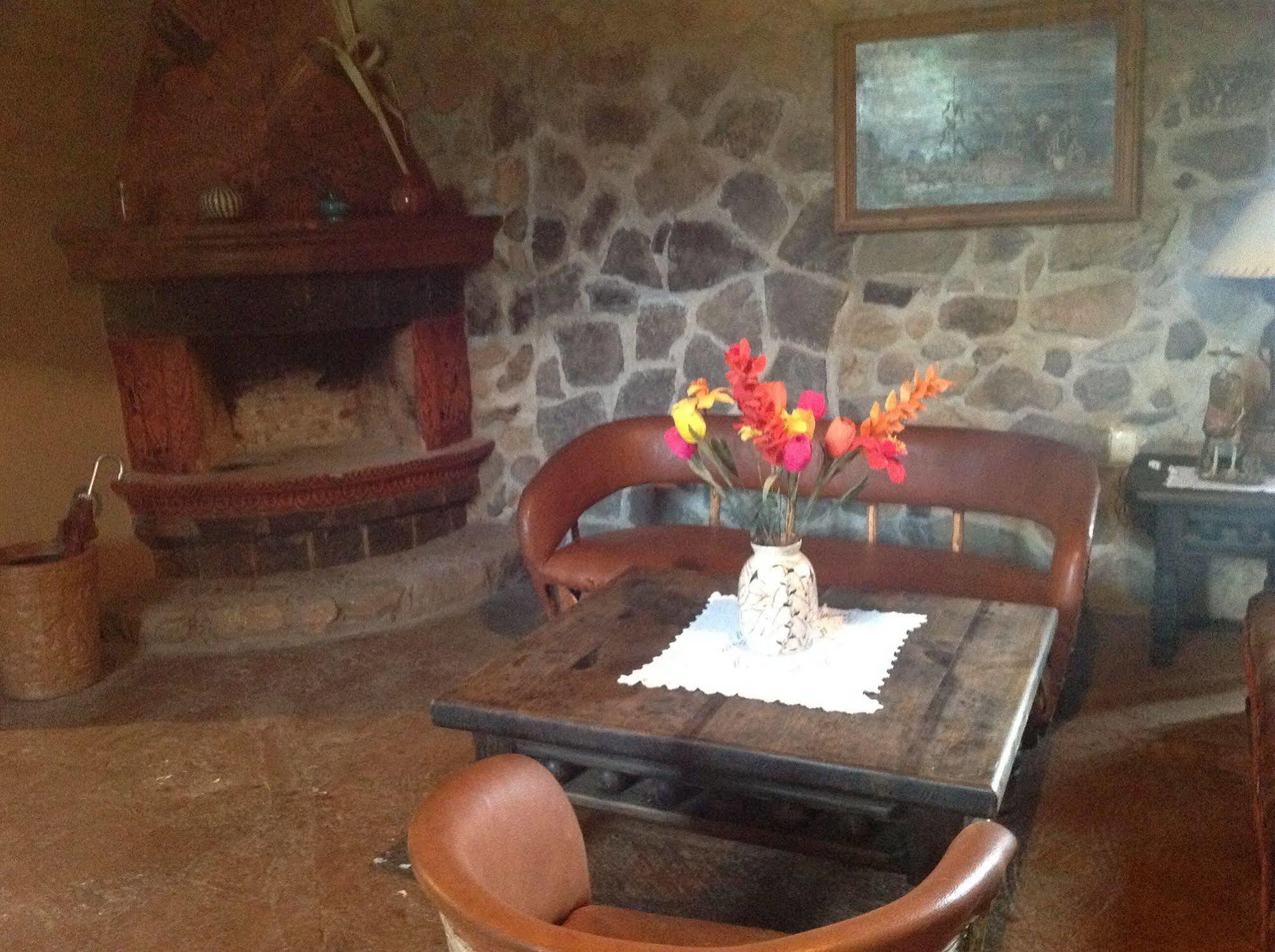 Hotel Meson de San Antonio à Pátzcuaro Extérieur photo