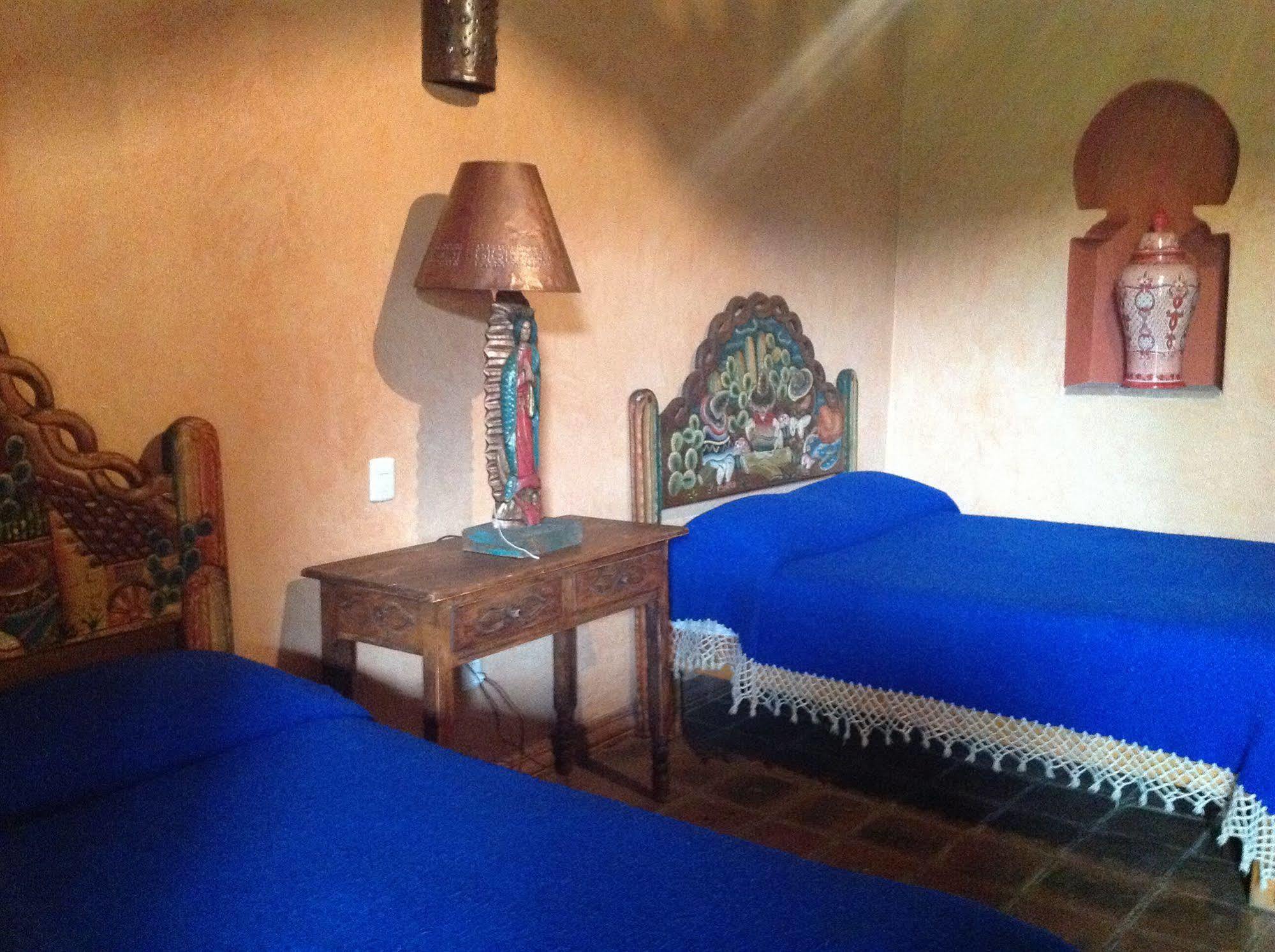 Hotel Meson de San Antonio à Pátzcuaro Extérieur photo