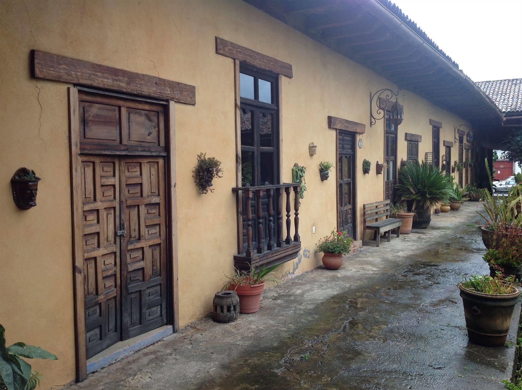 Hotel Meson de San Antonio à Pátzcuaro Extérieur photo